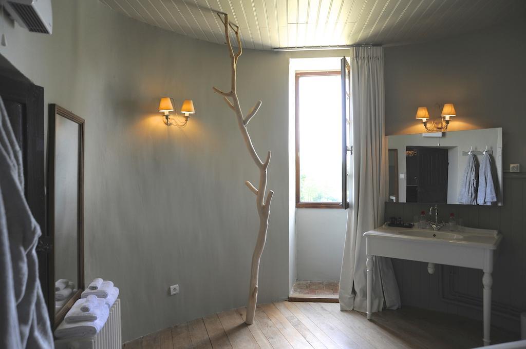 Chateau De Lerse Bed & Breakfast Perignac  Room photo