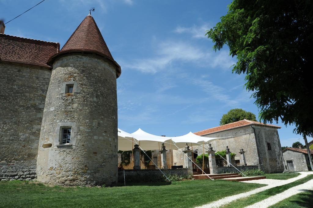 Chateau De Lerse Bed & Breakfast Perignac  Exterior photo